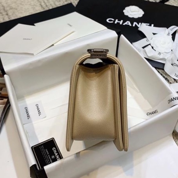 Chanel Purse - Picture 4 of 7